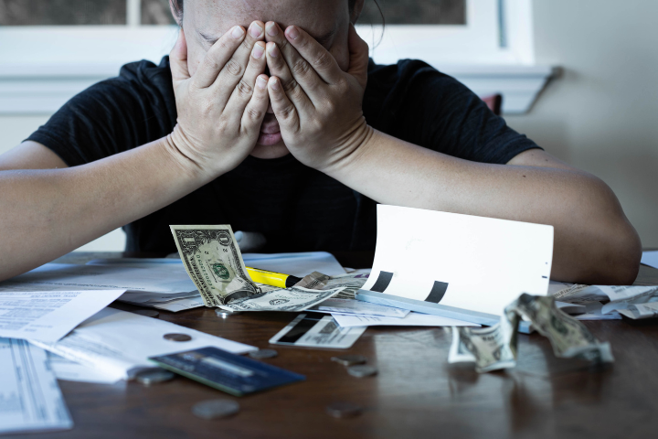 spouse concerned with building up their credit after a divorce